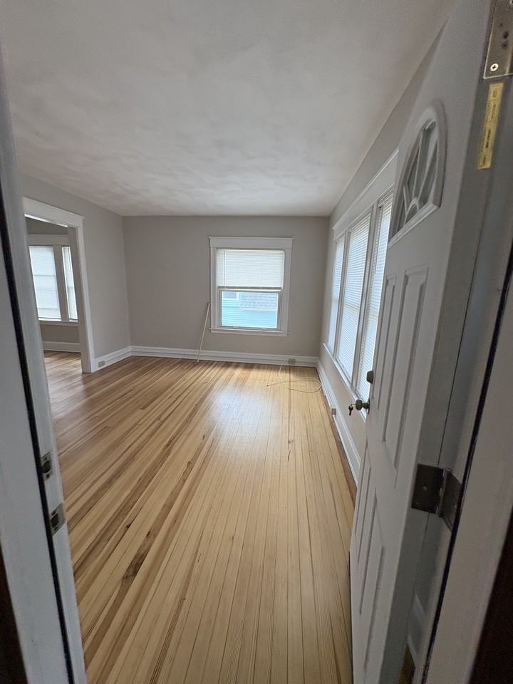 45 Mountain St #2ndFL - Photo 5 of 7