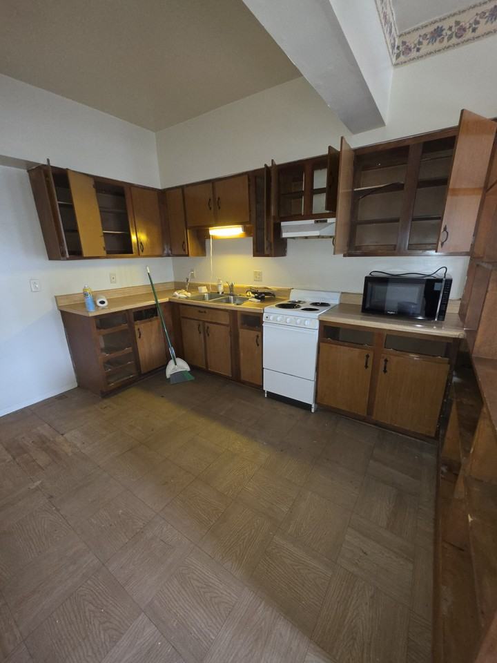 131 Cumberland St #2 - Photo 4 of 8