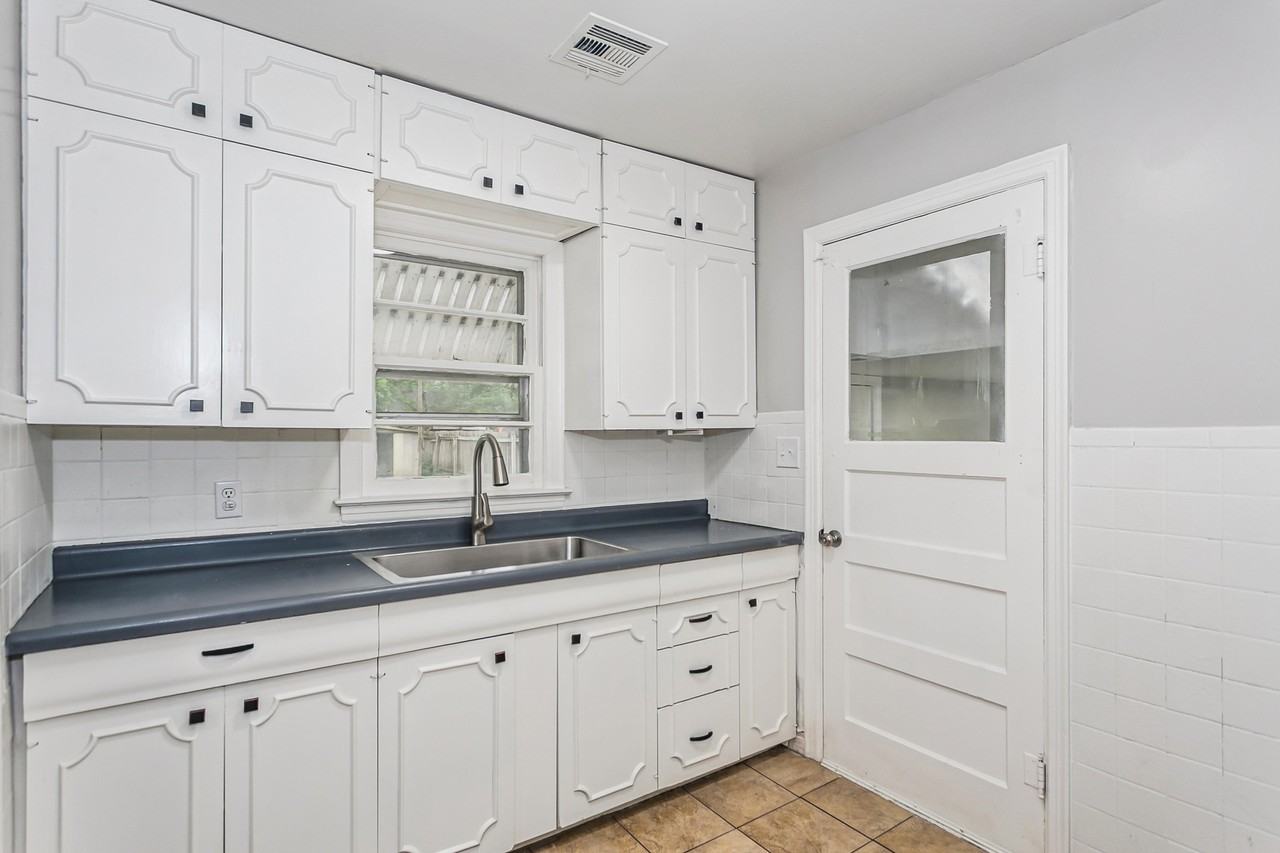 229 S Edwards St #NA - Photo 6 of 16