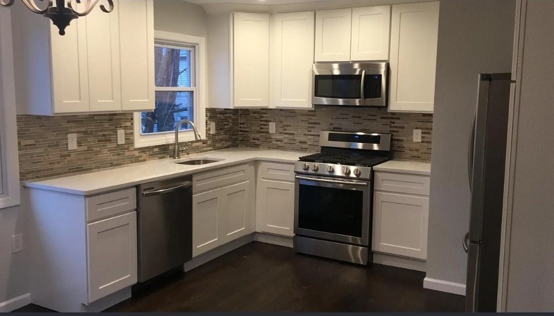 1113 Julia St #2 - Photo 6 of 12