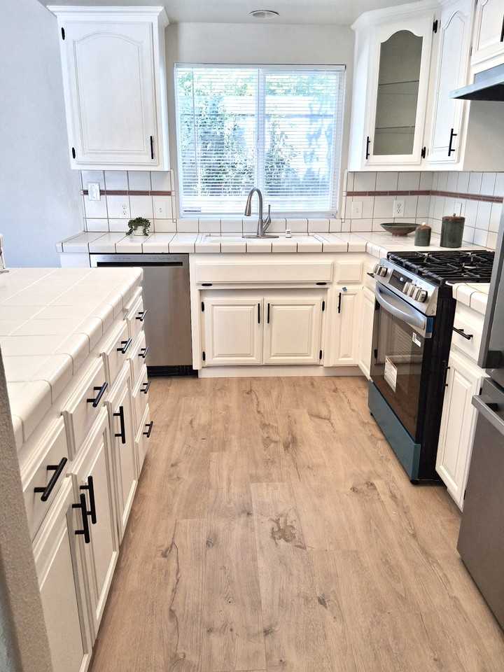 187 Washington St #187 - Photo 4 of 21
