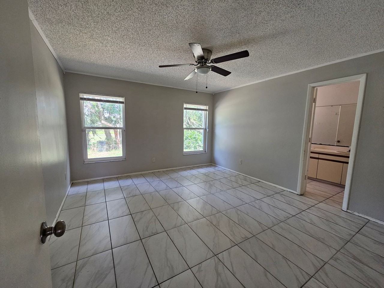 6560 Whirlaway Cir - Photo 4 of 5
