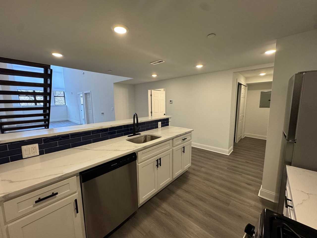 901 Quarry St - Photo 2 of 31