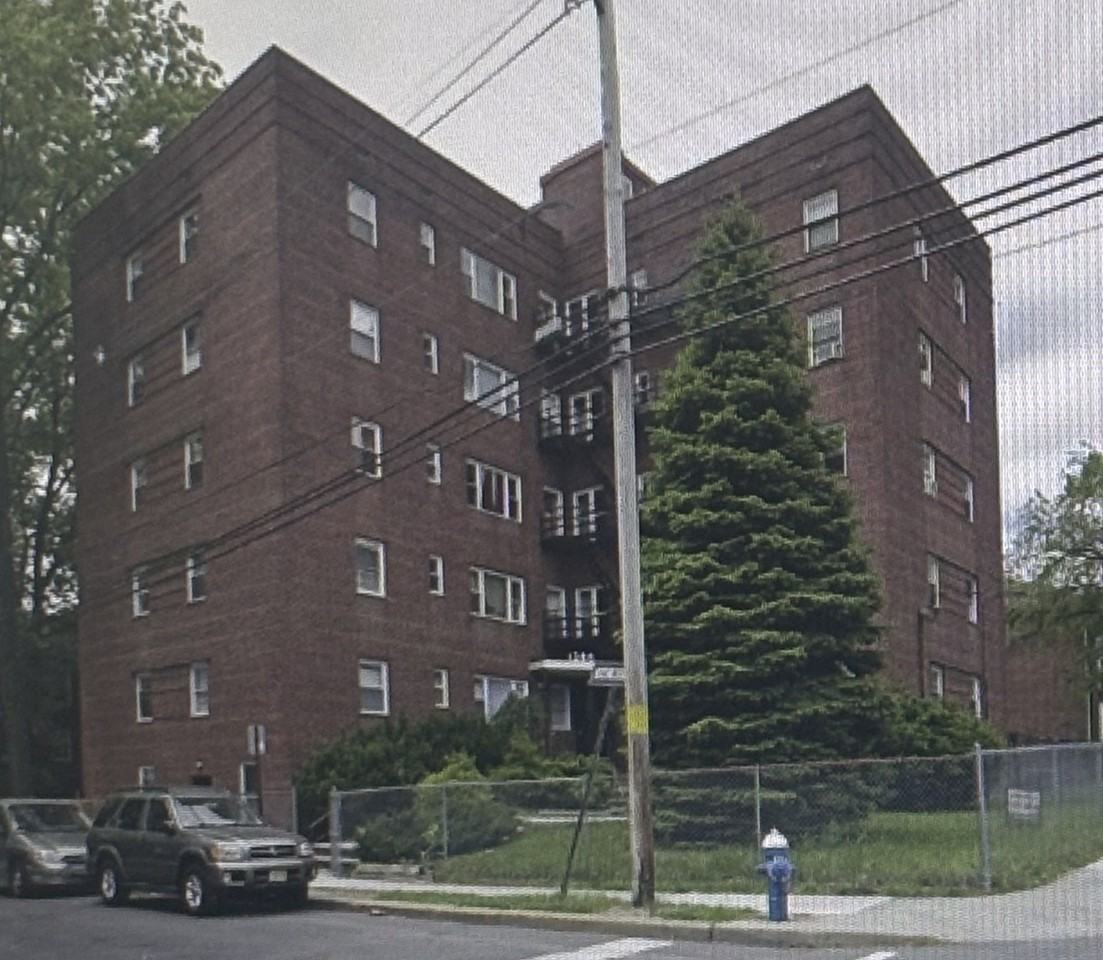 1280 Clinton Ave #C