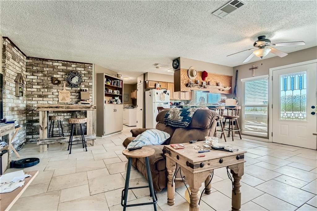 21423 Patton Ave #B - Photo 4 of 15