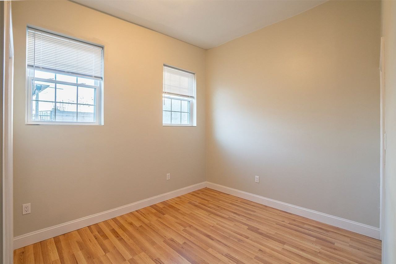 1126 E Passyunk Ave - Photo 6 of 21