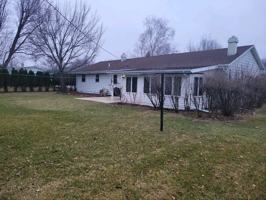 featured image of 1713 Clover Ln #NA