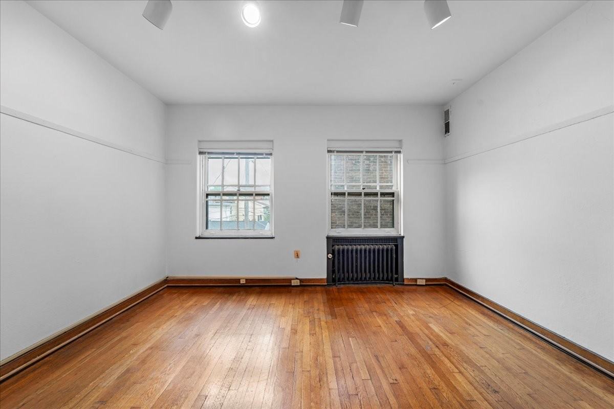 342 S Highland Ave #11B - Photo 5 of 17