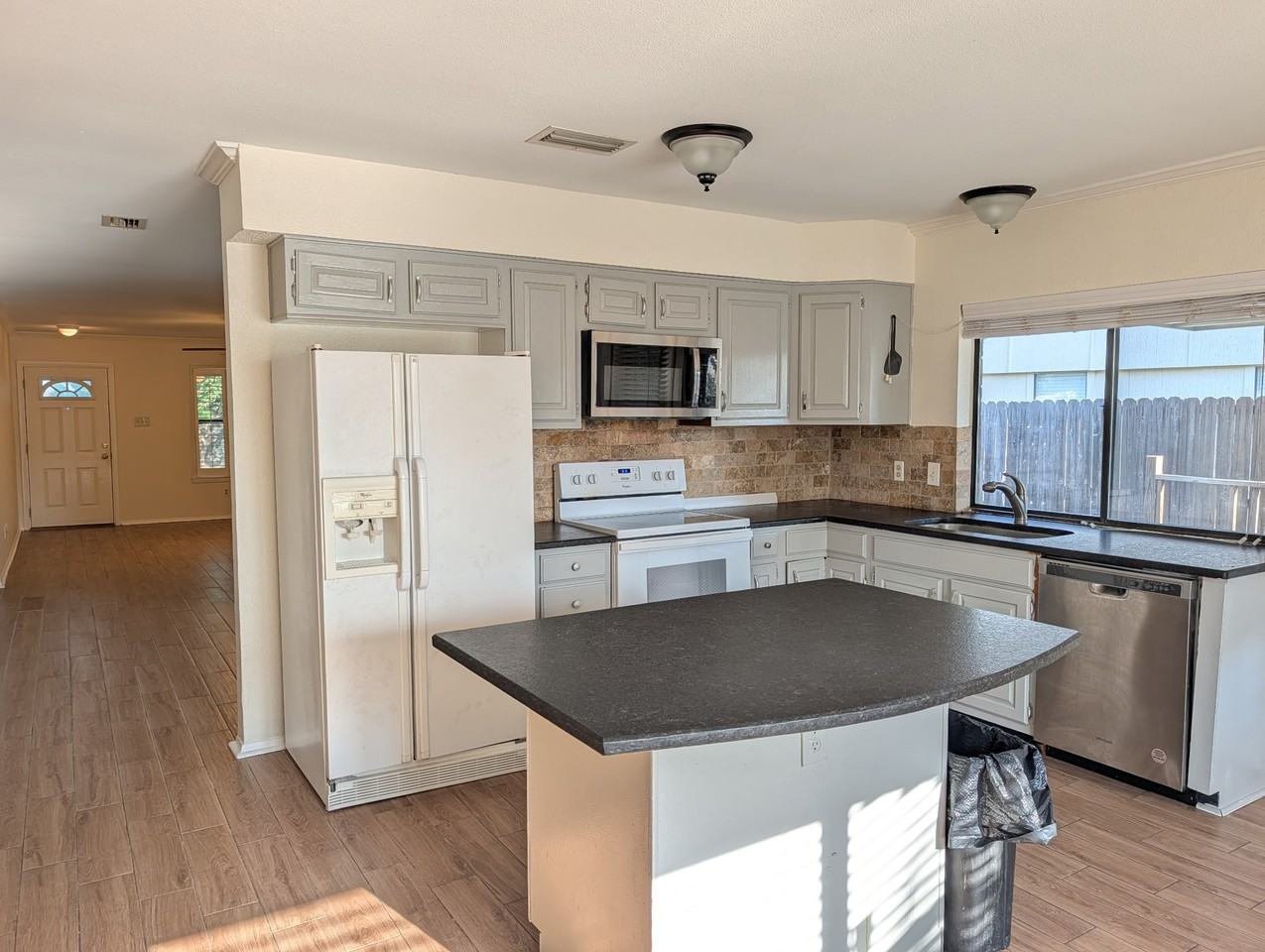 1747 Delaford Dr #NA - Photo 3 of 16