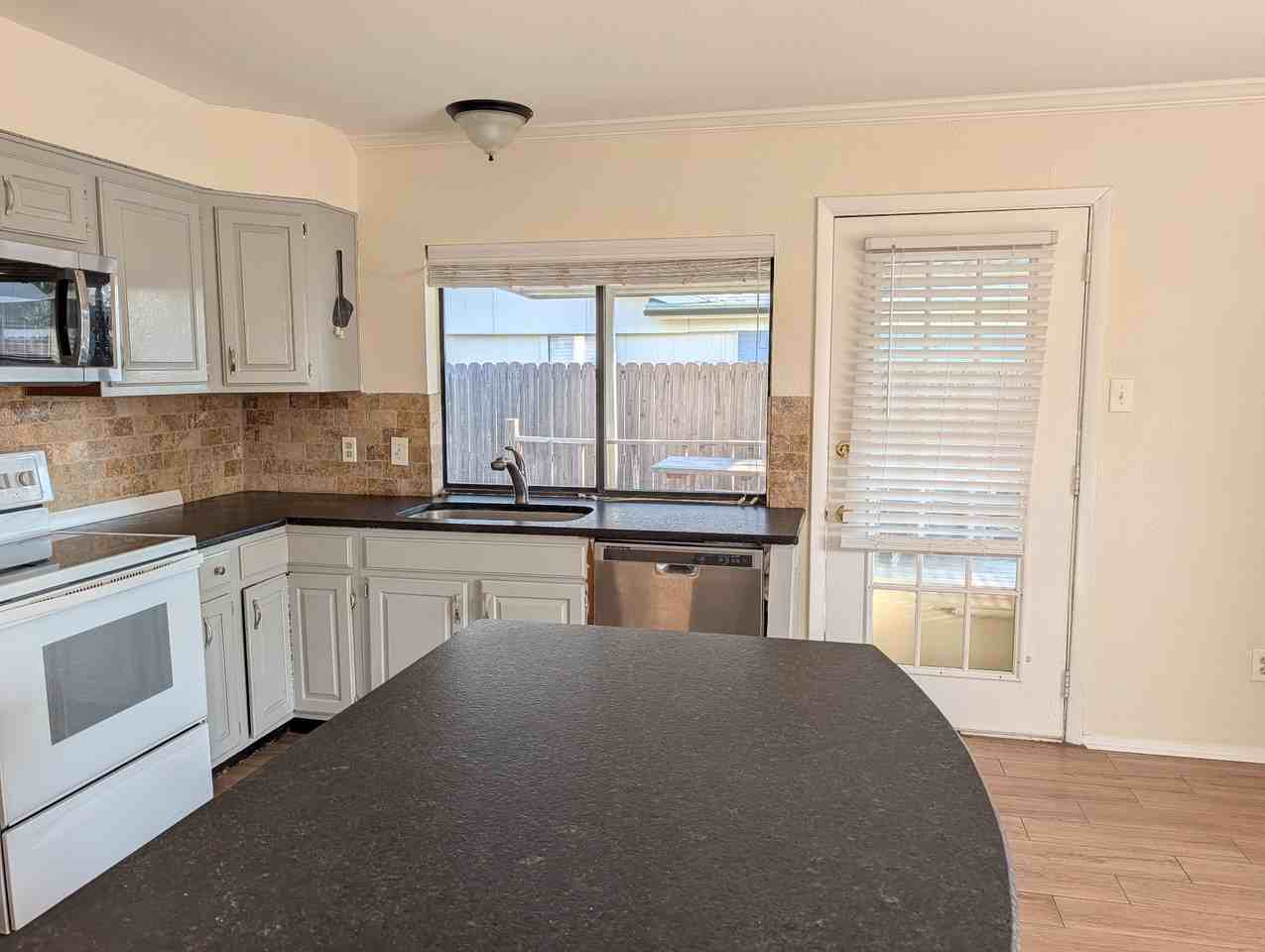 1747 Delaford Dr #NA - Photo 5 of 16