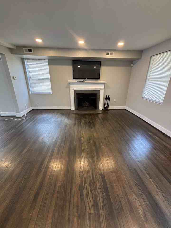 1915 Hillenwood Rd - Photo 3 of 21