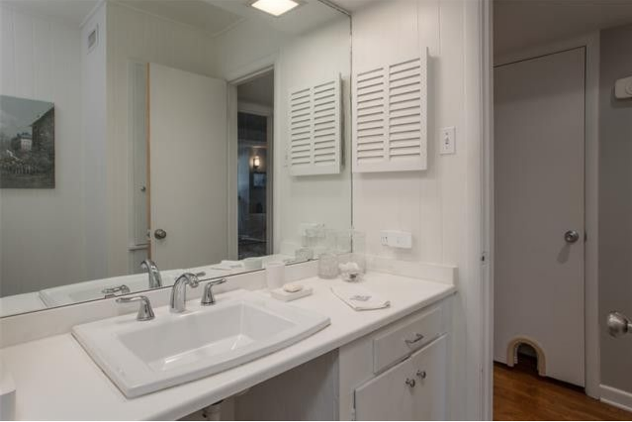 3913 Micki Lynn Ave #NA - Photo 3 of 37