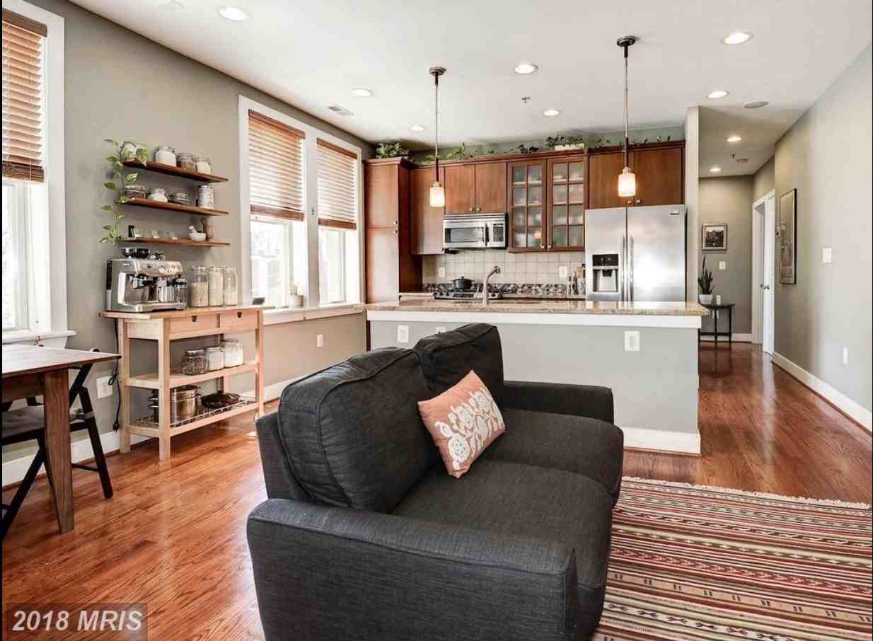1718 1st St Nw #4 - Photo 3 of 23