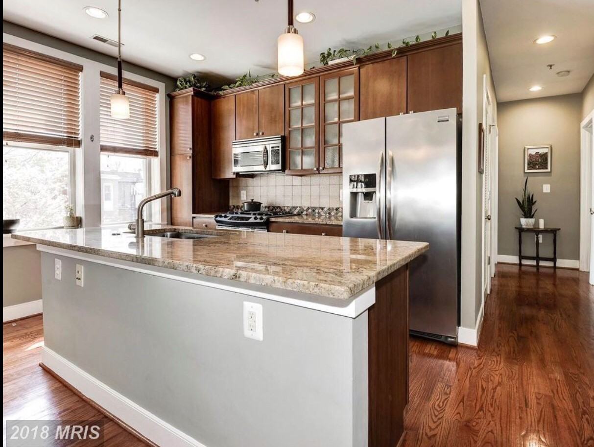 1718 1st St Nw #4 - Photo 7 of 23