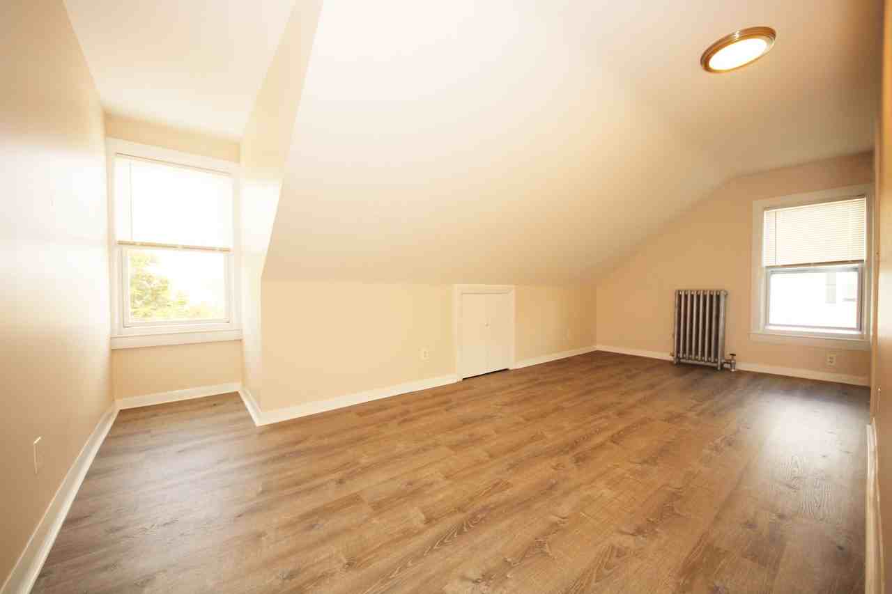 93 Cushing St - Photo 2 of 10