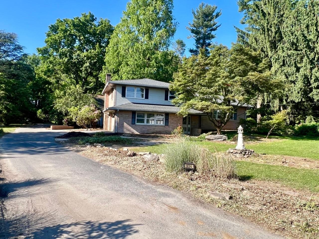 934 Village Rd - Photo 2 of 27