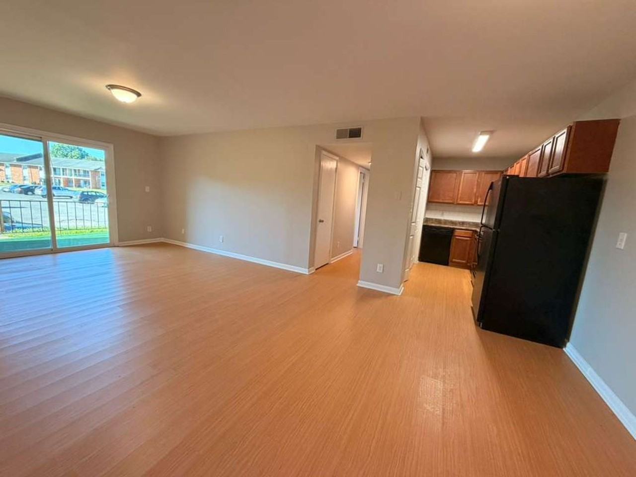 2831 N Ohenry Blvd - Photo 2 of 25