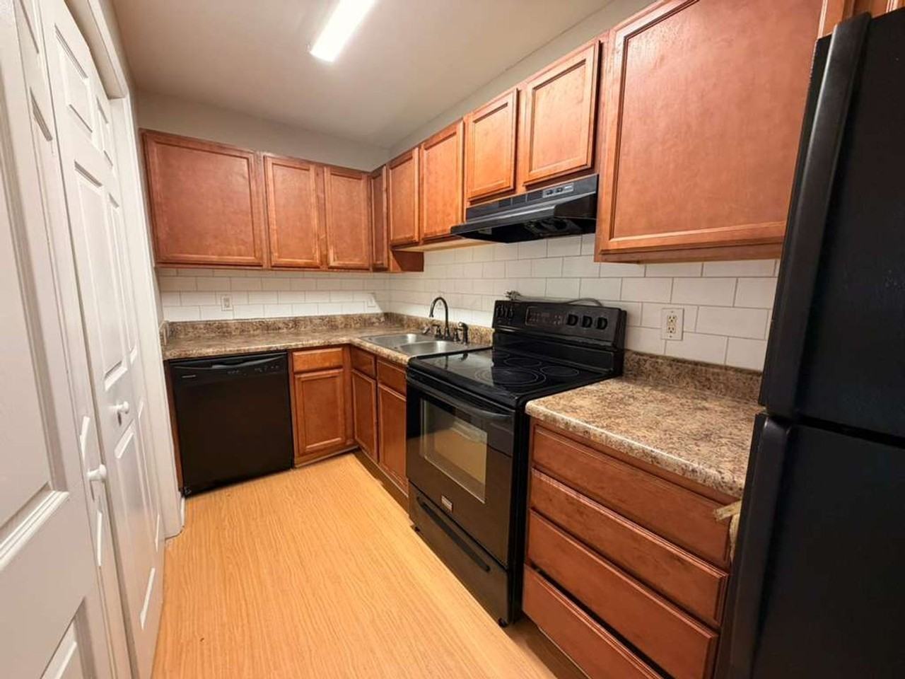 2831 N Ohenry Blvd - Photo 4 of 25