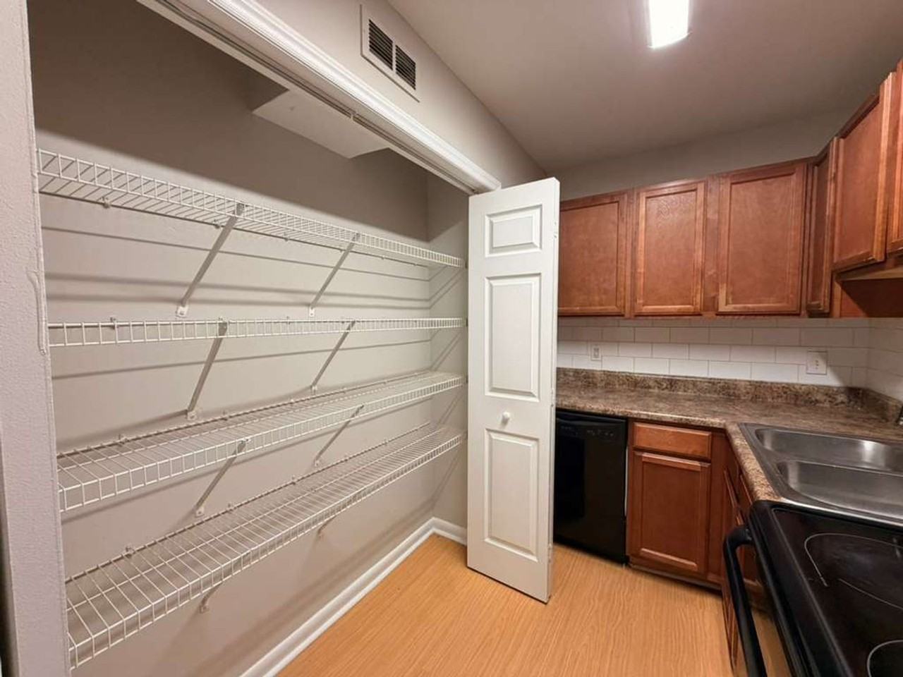 2831 N Ohenry Blvd - Photo 6 of 25