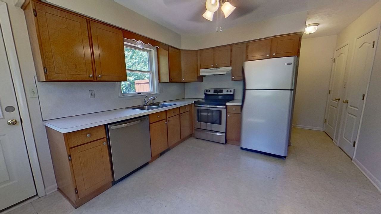 261 Ark Dr - Photo 3 of 6