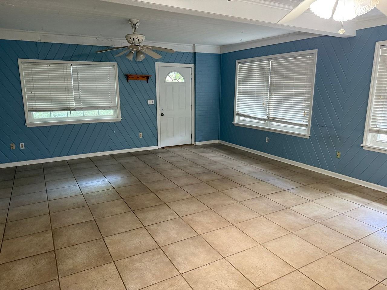 816 Watt Dr - Photo 2 of 11
