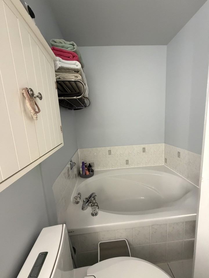 418 Somerset Street West - Photo 4 of 18