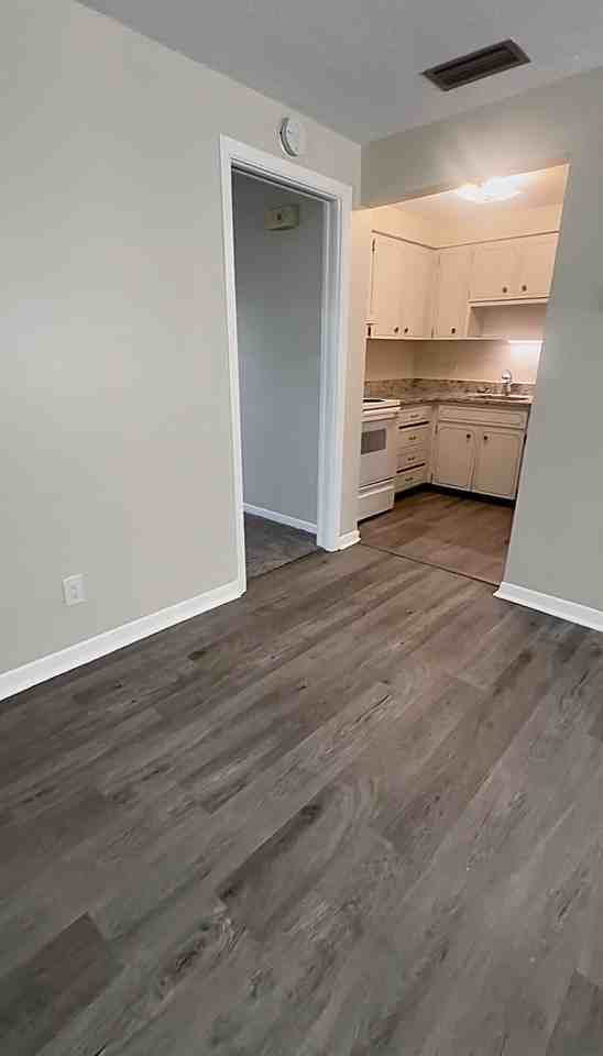 2167 Dart Avenue #7 - Photo 4 of 20