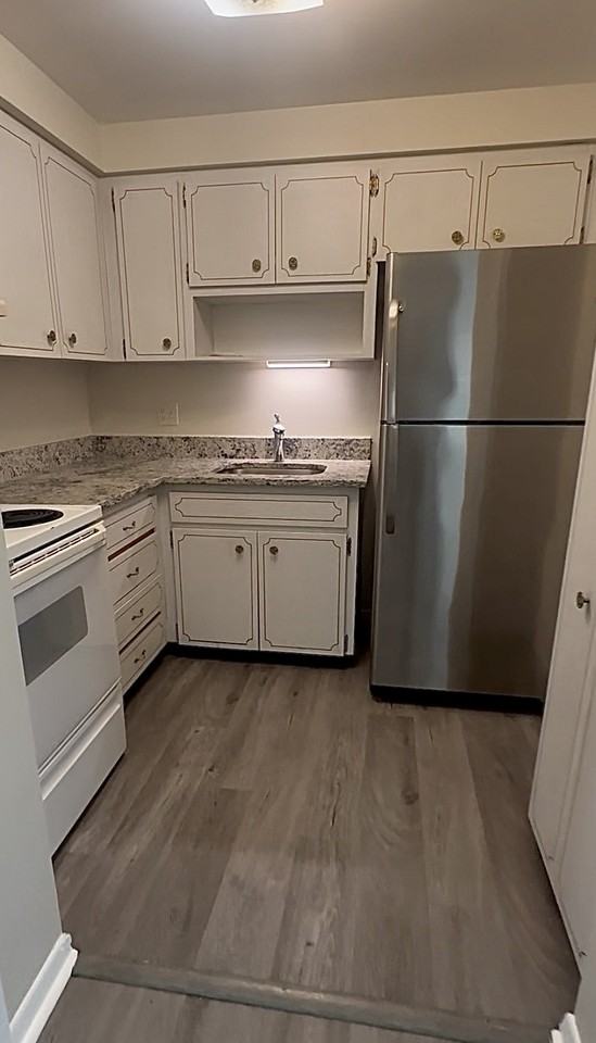 2167 Dart Avenue #7 - Photo 5 of 20
