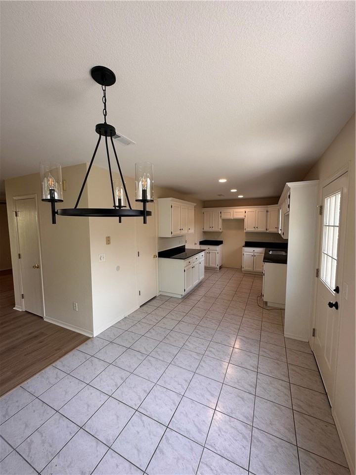 2226 E Cinnamon Way - Photo 5 of 14