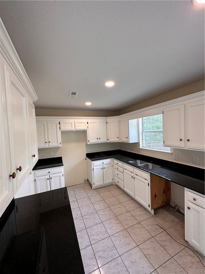 2226 E Cinnamon Way - Photo 6 of 14