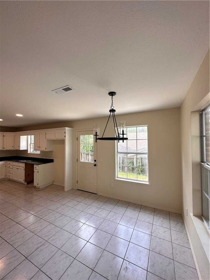 2226 E Cinnamon Way - Photo 7 of 14