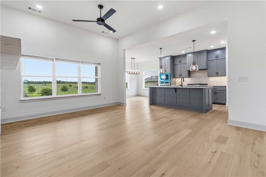 920 Trestle Ln - Photo 5 of 30
