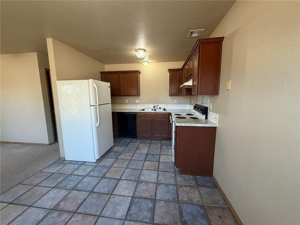 504 Se A St #2 - Photo 3 of 10