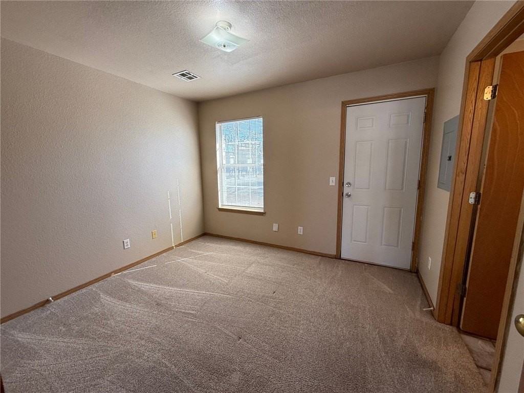 504 Se A St #2 - Photo 7 of 10