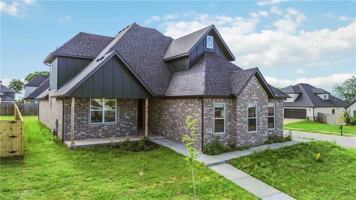 featured image of 1240 Mammoth St
