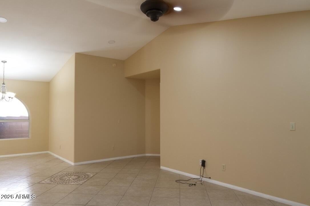 7568 W Kerry Ln - Photo 4 of 21