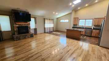 featured image of 1329 Pinecrest Ln