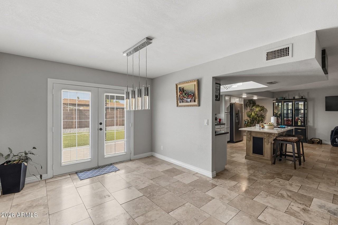 4716 W Christy Dr - Photo 4 of 44