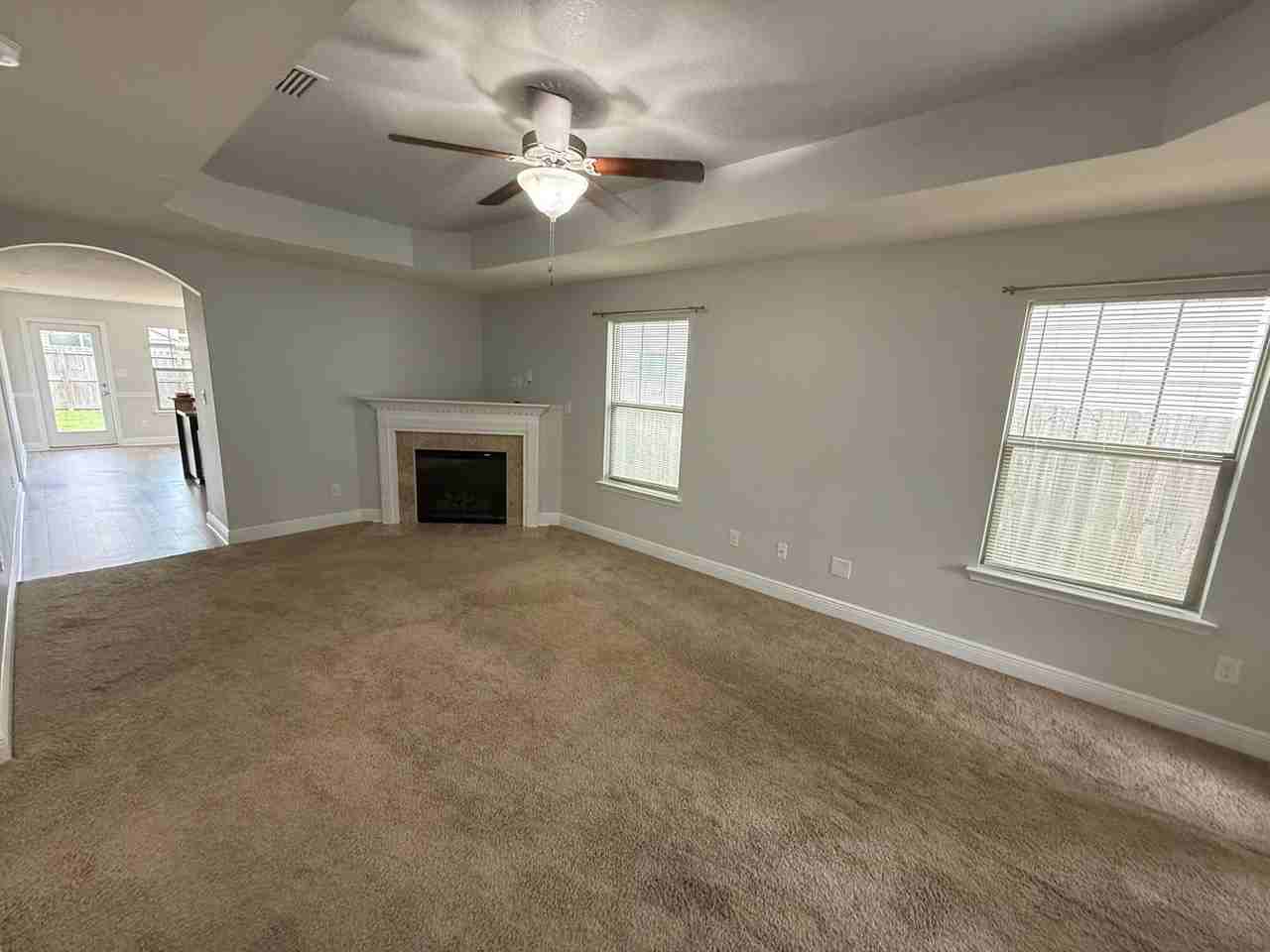 3881 Weatherstone Cir - Photo 4 of 26