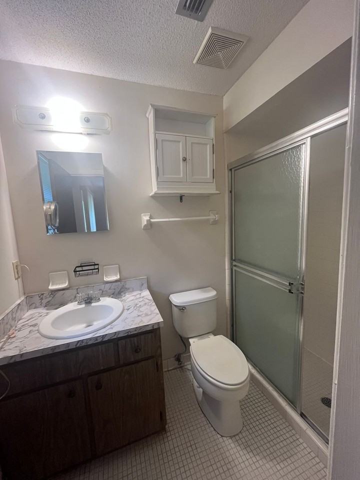 13 Courtney Pl - Photo 6 of 8