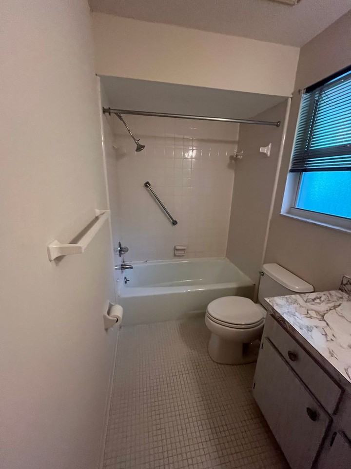 13 Courtney Pl - Photo 7 of 8