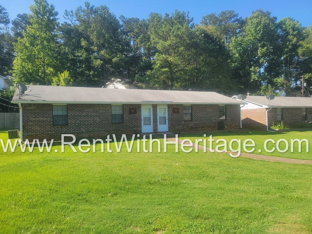 1049 Old Powder Springs Rd Sw - Photo 2 of 21