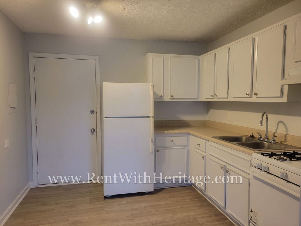 1049 Old Powder Springs Rd Sw - Photo 4 of 21