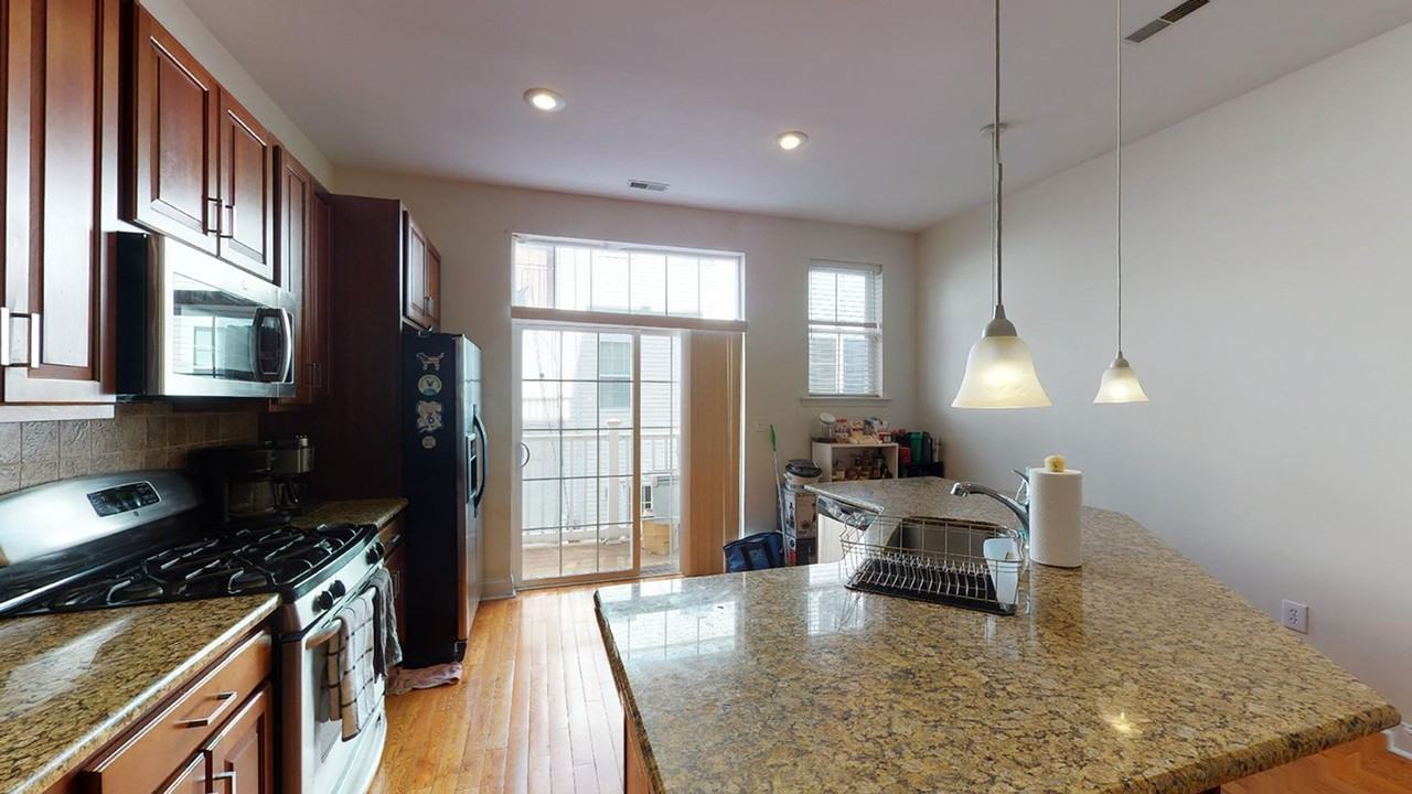 1007 S Dorrance St - Photo 2 of 17