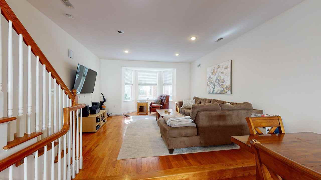 1007 S Dorrance St - Photo 4 of 17
