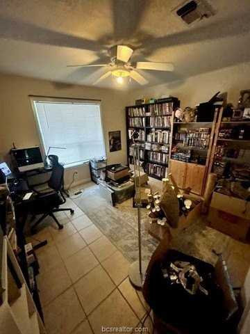 1802 Laura Ln - Photo 5 of 9