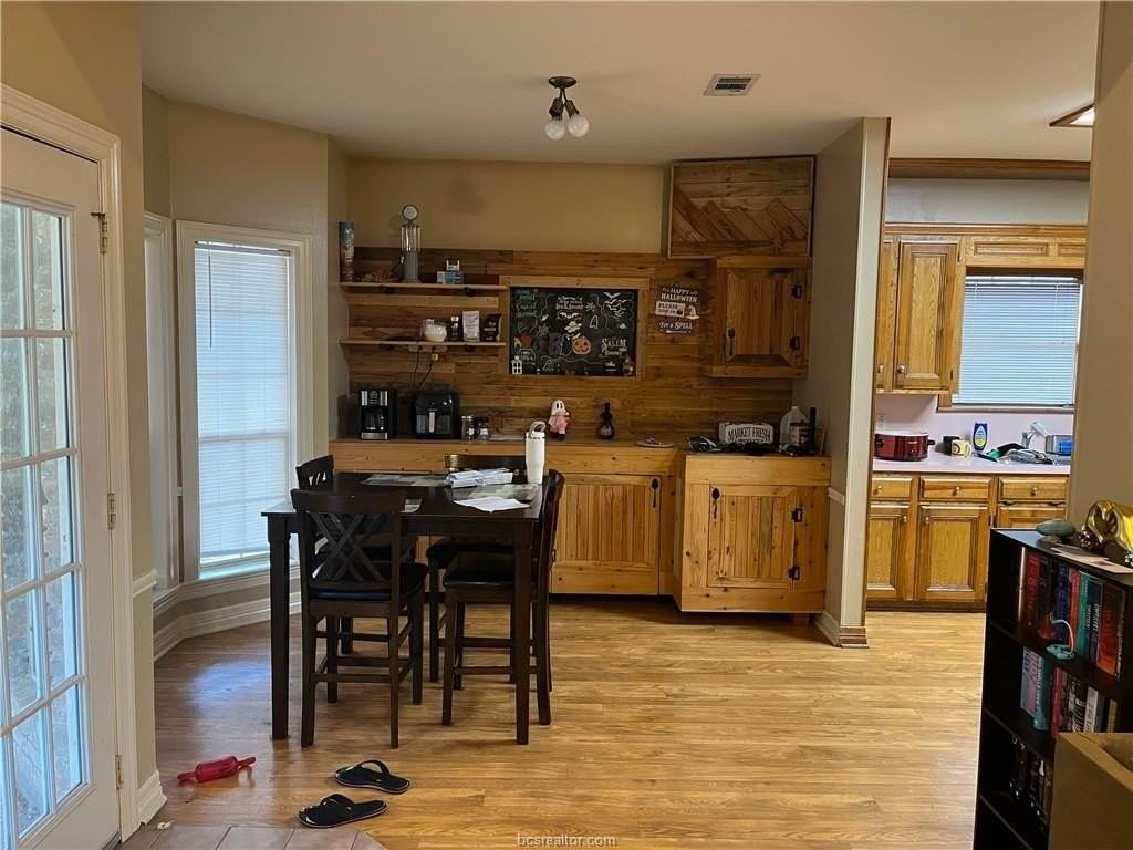 2806 Arroyo Ct N - Photo 4 of 7
