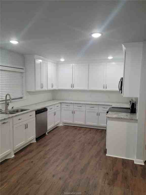 1000 Hereford St - Photo 4 of 18