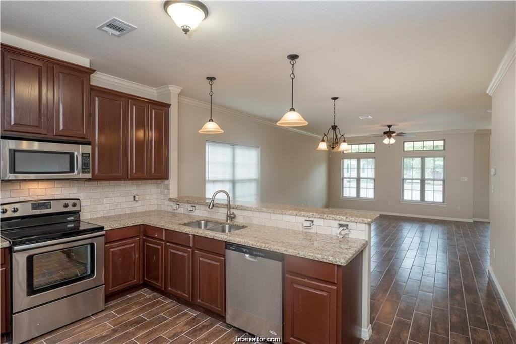 406 Ash St #A - Photo 3 of 12