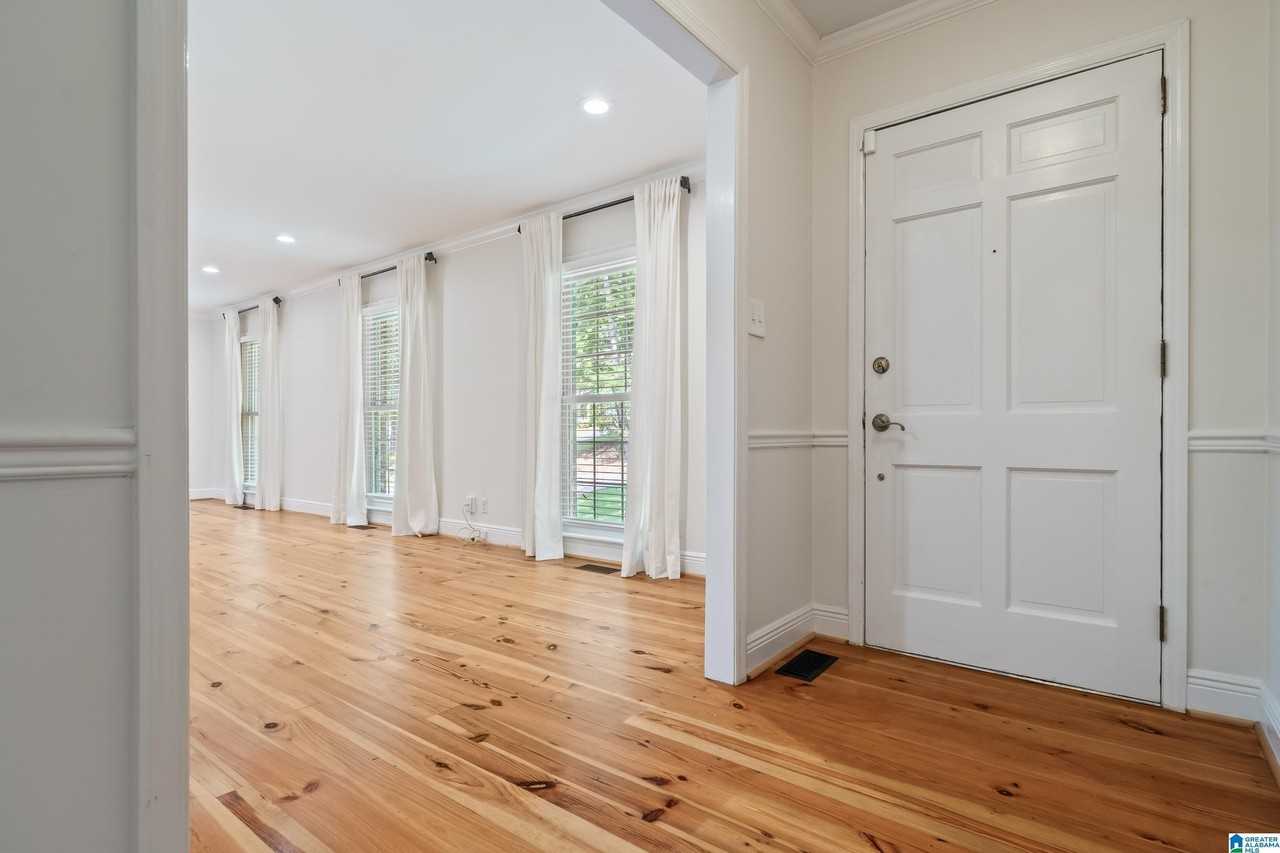 3708 Northcote Dr - Photo 3 of 36